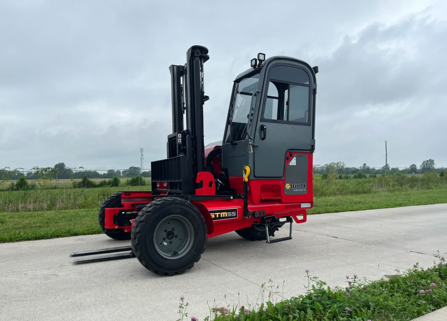 IMG_3876-scaled-truck-mounted-forklifts-gallery